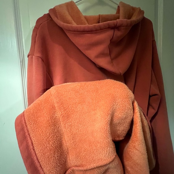 Rusty red nursing sweatshirt by Bearsland Maternity. Size  XL - Picture 8 of 8